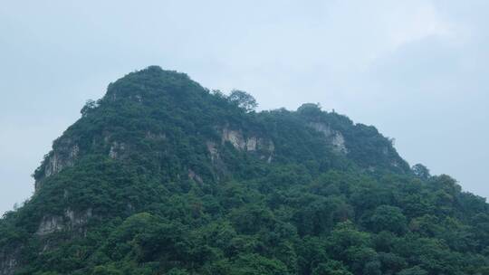 阴雨天的广西柳州马鞍山视频素材模板下载