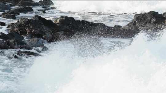 海浪慢镜头海浪升格海浪拍打礁石