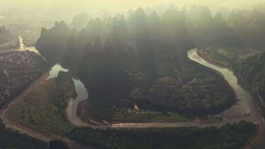 广西桂林山水 水墨画 丁达尔耶稣光 延时