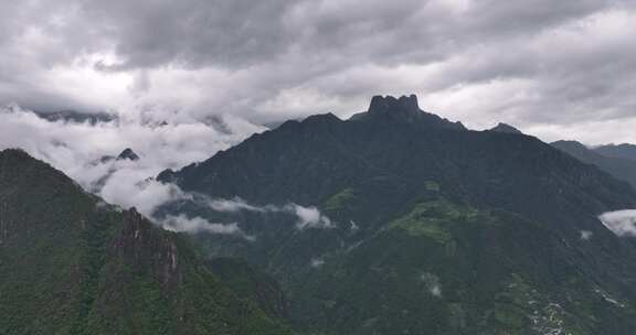 怒江峡谷高黎贡山航拍