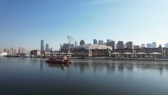 冬季海河冰面游船城市旅游风光