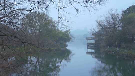 雾西湖雷峰塔风景