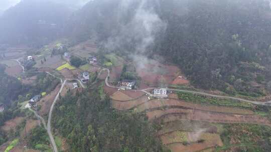 航拍雨中沪渝高速野三关乡村山脉(3)视频素材模板下载