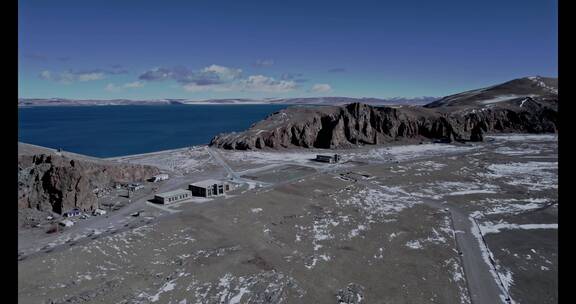 4K航拍高清西藏纳木措湖水高原雪山风景冬季