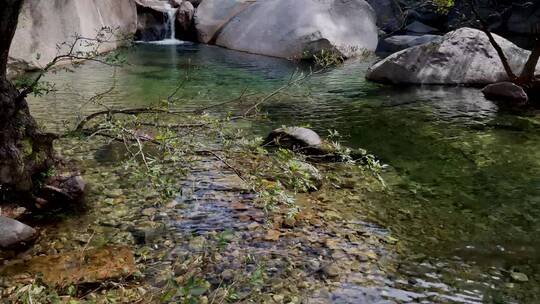 青山绿水溪流自然风光