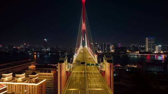 2022上海疫情空荡的杨浦大桥