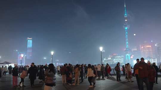 上海外滩夜晚人流