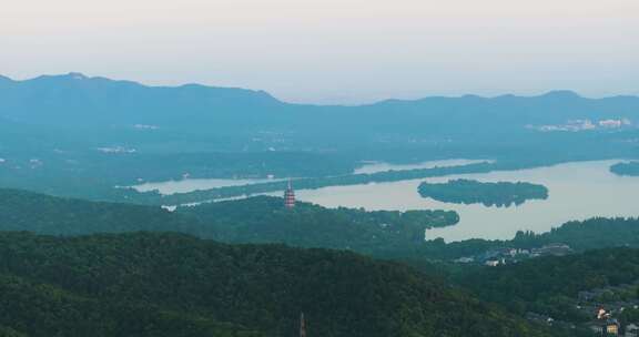 杭州西湖周边群山雷峰塔清晨风光