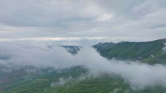 航拍大山云海