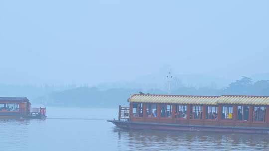 雾西湖风景