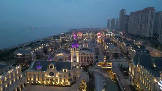 美丽的海边城市夜景