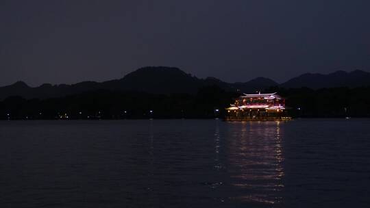 杭州西湖雷峰塔夜景