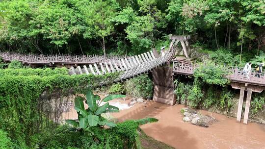 航拍云南那柯里古镇茶马古道栈道·前进左移