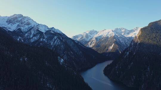 航拍九寨沟长海雪景