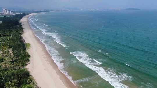 沙滩海浪海岸线ins风浪花洁白