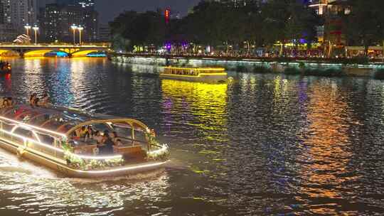 成都九眼桥安顺廊桥夜游锦江游船游客夜景