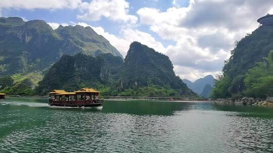 希望和某人一起去看一次花海，山水风景