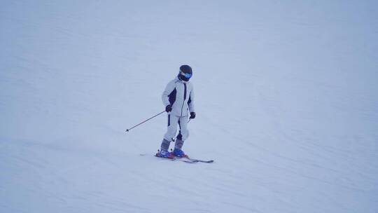 滑雪慢镜头