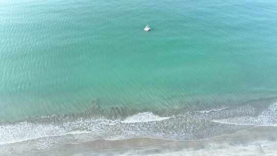 航拍俯瞰海洋海岸线沙滩海浪海景