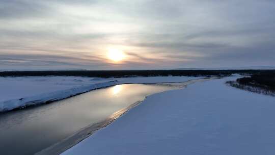 航拍海拉尔河不冻河初春雪景