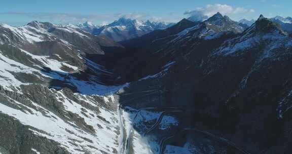 航拍川西雪山巴郎山美丽风景高原地貌