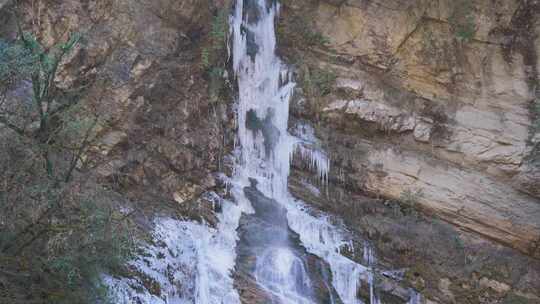 瀑布冰挂流水水流