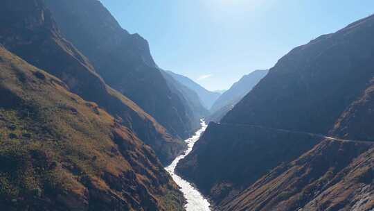 云南虎跳峡航拍景观