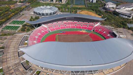 江西南昌艾溪湖奥体中心体育馆蓝天白云