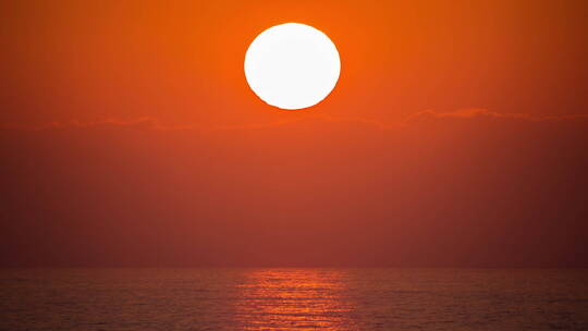 海平线的日落景观