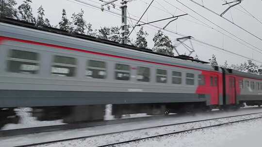 雪中行驶的火车视频素材模板下载