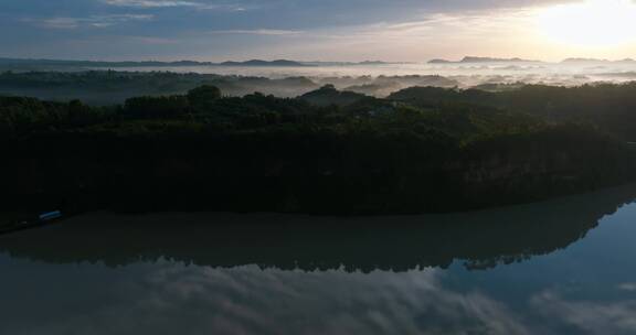 航拍青衣江边日出美丽风景丘陵薄雾河水