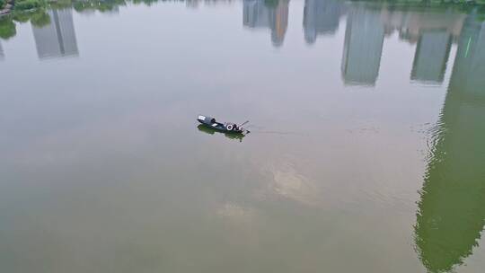 绍兴梅龙湖公园湖中游船