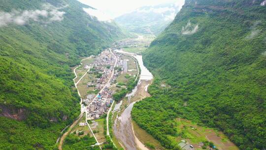 航拍清远阳山秤架大峡谷