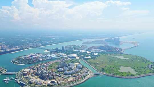 海南儋州海花岛城市建筑旅游度假，夏天蓝天