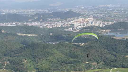 4K实拍高山滑翔伞户外极限飞行冒险运动