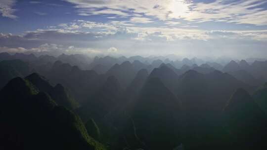 广西早晨大山晨光山川山峰光影山脉喀斯特