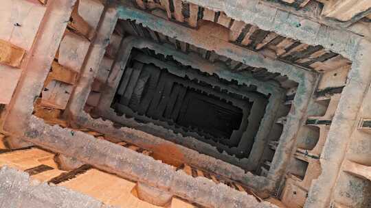 古代stepwell neemrana