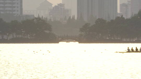 旅游景区 南京玄武湖 阳光下 划船远景视频素材模板下载