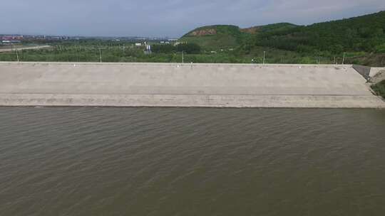 水库大坝到湿地原创航拍视频素材模板下载