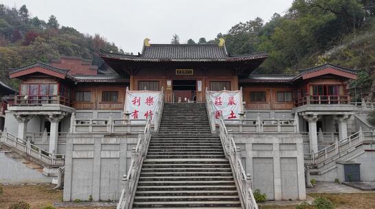 湖南湘潭昭山观音寺正门航拍