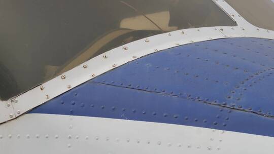 私人飞机窗户舱门螺旋桨视频素材模板下载