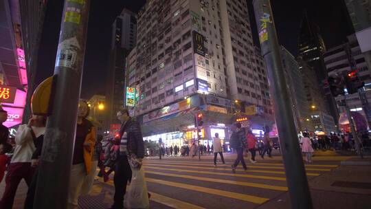 香港人行横道上的人