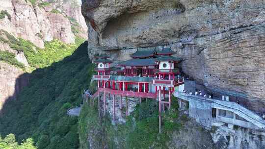 航拍福建漳州平和灵通岩悬空寺青云寺