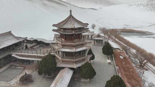 敦煌鸣沙山月牙泉美景