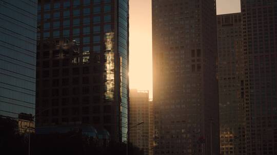 北京的高楼大厦黄昏时刻视频素材模板下载
