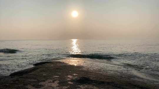 海浪日出生活碎片唯美海波浪素材海边日出