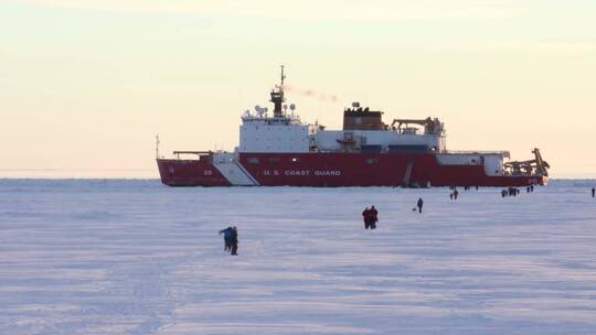 冰面上的轮船延时拍摄视频素材模板下载