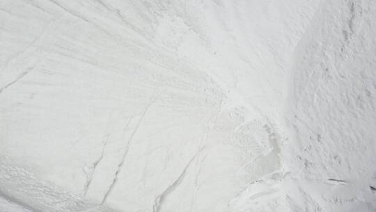 20211021秋天新疆南疆塔合曼 慕士塔格冰川 公路雪山 汽车航拍 4k 50p_0143视频素材模板下载