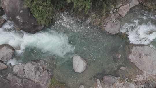 瀑布水流山泉水大自然自然风景自然风光