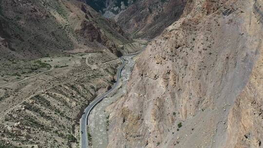 西藏G216吉隆藏布吉隆沟峡谷自然风光视频素材模板下载